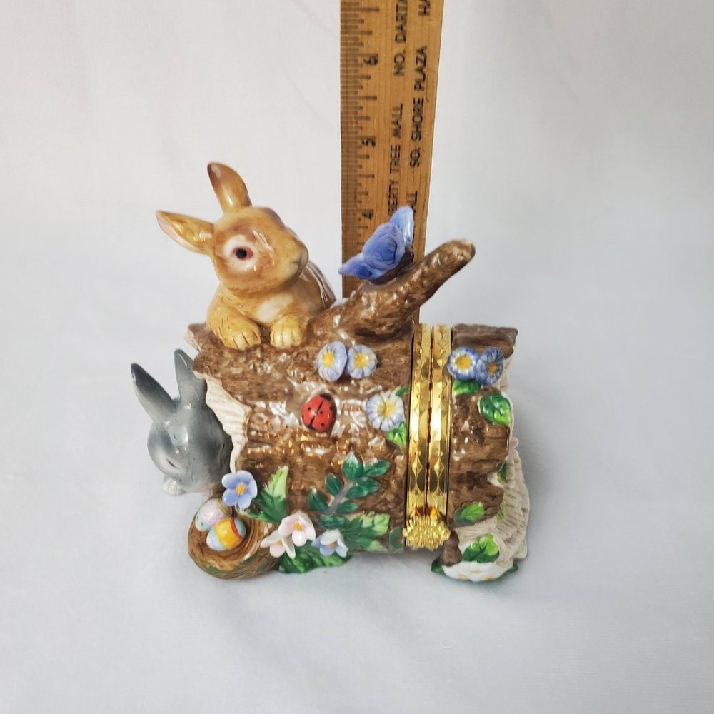 CWC Porcelain Easter Bunny Rabbit Log Hinged Trinket Box - Picture 10 of 10